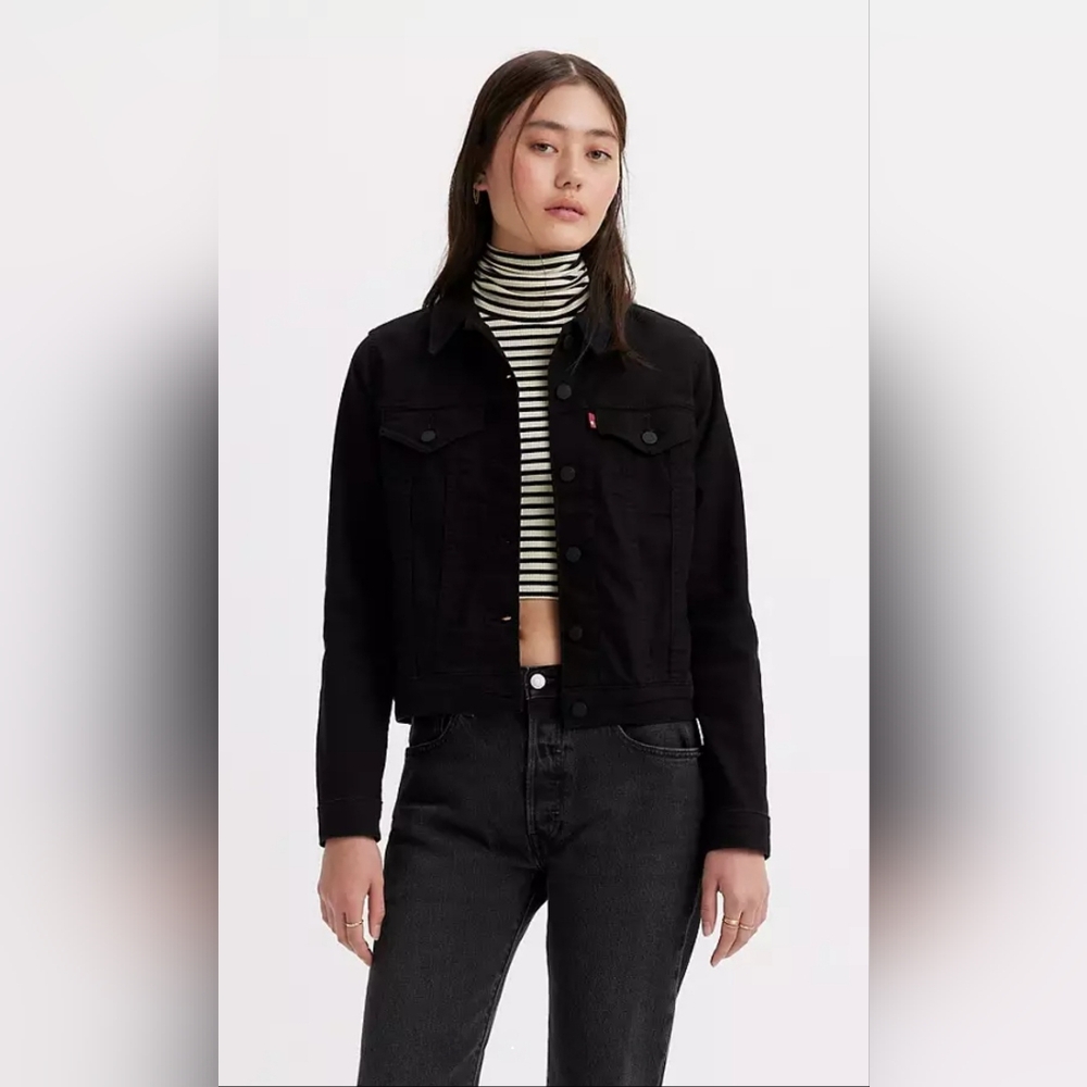 Levi’s Women’s Boyfriend Trucker Jacket Small